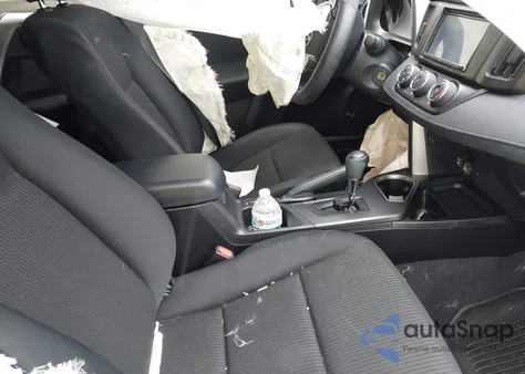 2017 Toyota Rav4 Le z USA, uszkodzony, nr VIN JTMBFREV3HJ710998